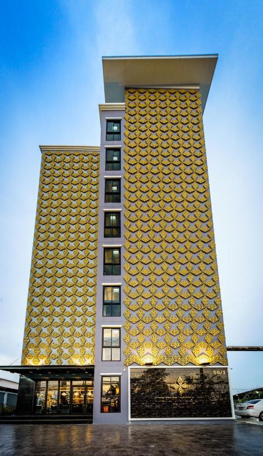 Lux Boutique Hotel Нонтхабури Экстерьер фото