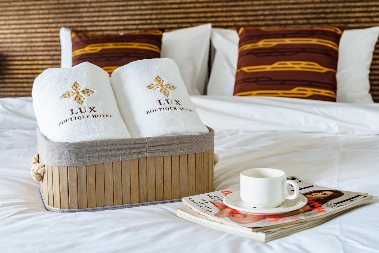 Lux Boutique Hotel Нонтхабури Экстерьер фото
