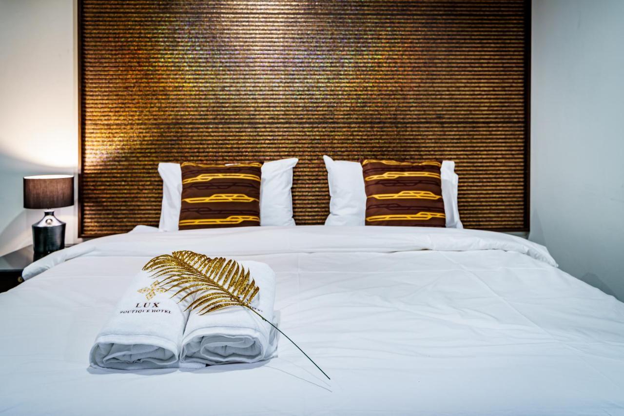 Lux Boutique Hotel Нонтхабури Экстерьер фото