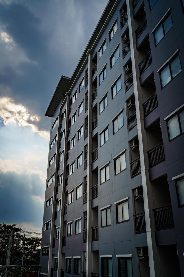 Lux Boutique Hotel Нонтхабури Экстерьер фото